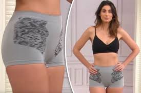 There are a lot of jeans that i have where the only thing you can do is wear them one inch lower on dropping the pants will hide it but then your bum doesn't look as good. Qvc Model Flashes Camel Toe In Accidental Wardrobe Malfunction On Live Tv Daily Star