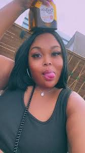 Frieda Thomas's Instagram, Twitter & Facebook