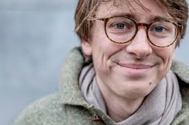 Onze liberale democratie ligt volgens Casper Thomas op apegapen, en dat is  slecht nieuws