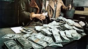 To learn how christopher makes thousands of dollars a day, you can join his inner circle where he'll become in this video, entrepreneur, bitcoin investor & professional gambler christopher mitchell shows you how to turn $1,000 into $1,000,000 by investing into bitcoin and other cryptocurrencies. How A Glitch Allowed One Trader To Turn 3 000 Into 1 7 Million Marketwatch