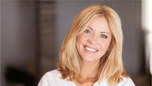 Uno dei tagli di capelli donna che ringiovaniscono le donne in età adulta è l’elegante taglio di capelli gavroche. 5 Tagli Di Capelli Che Ringiovaniscono Pg Magazine