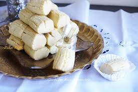 Ghraiba Aux Amandes Montecaos Bonois Au Beurre Cuisine De Zika Cuisine Patisserie Orientale Patisserie