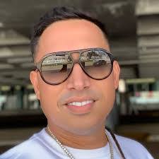 Nelson Duran's Instagram, Twitter & Facebook