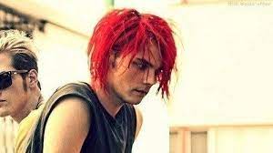Pin By Heather Hobart On My Chemical Heartbreak Gerard Way My Chemical Romance Emo Bands