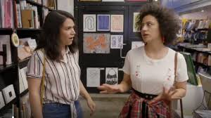 See more ideas about ilana glazer, broad city, abbi jacobson. Madewell Unfortunate Portrait Fingers Crossed Tee Outfit Seen On Ilana Wexler Ilana Glazer In Broad City S05e05 Tv Show