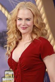 You don't need to be blessed with naturally wavy texture to master the strands of the supermodel set. 790 Pro Red Carpet Hair Ideas Hair Styles Hair Long Hair Styles