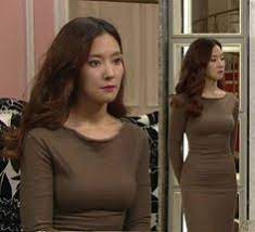 두 여자의 방 / the women's room judul china: Long Brown Dress Two Women S Room Wang Bit Na