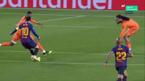 Camiseta nike del fc barcelona, botas de fútbol adidas nemeziz messi y muchos otros. Barca Messi Gif Barca Messi Fcbarcelona Discover Share Gifs Messi Lionel Messi Neymar Jr