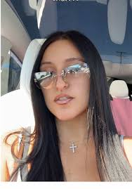 Sabrina Goodson (@sabrinagoodsonn)