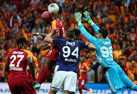 Var odasında hakem ali palabıyık'tan gelen uyarının ardından gol ofsayt gerekçesiyle iptal edildi. Galatasaray Fenerbahce 0 0