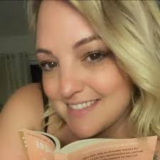 Amie Hale's Instagram, Twitter & Facebook