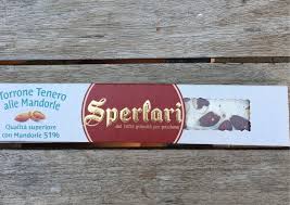 Latte la nostra filiera corta e sicura di 400 allevamenti piemontesi fornisce più di 4 milioni di litri di latte fresco di mungitura che, trasformati in latte in polvere, danno vita a mille tonnellate di tavolette galatine all'anno. Torrone Tenero Alle Mandorle Sperlari 100 G