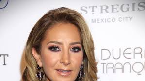 Geraldine Bazán comenzó el año en bikini y muy bien acompañada