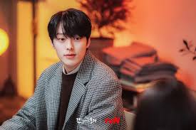 My roommate is a gumiho tells the story of a male gumiho, who has lived for hundreds of years to become a human being. Nonton Gumiho Link Nonton Drama My Roommate Is A Gumiho Sub Indo Episode 13 Dada Terluka