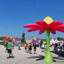 Heute Und Morgen Geht Es Bunt Zu In Karlsruhe Das Fest Der Sinne Ist Dieses Wochenende In Der Stadt Am Schloss W Instagram Pictures Karlsruhe Outdoor Decor