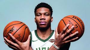 Ο θανάσης μου έκανε έκπληξη με 1.000 έλληνες στο game 7 με τους νετς, είμαι περήφανος για αυτόν. H Mpasketikh Ellada Sygxairei Ton Giannh Antetokoynmpo Etsi Magazin