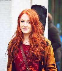 The Color Of Her Hair Is Soooo Beautiful 3 Red Hair Woman Cool Hairstyles Hair Styles