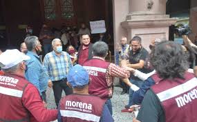 La alcaldesa de escobedo, clara luz flores, entró a la encuesta del movimiento regeneración nacional (morena) por la candidatura a la gubernatura de nuevo león. Nl Rechazan Militantes De Morena Candidatura De Clara Luz Flores