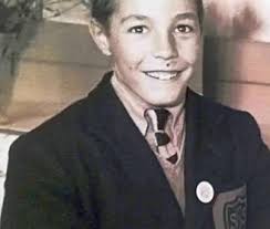 People 30-40 Ravenswood Avenue