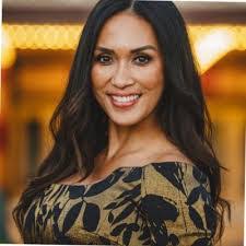 Erin Lahti's Instagram, Twitter & Facebook