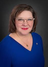 Please join us in recognizing the outstanding work and dedication of Laura  Vinson. Laura's professional success has recently landed her in a new role  as Prosperity Bank