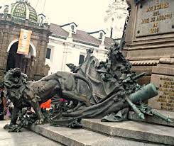 Maybe you would like to learn more about one of these? File Monumento A Los Heroes Del 10 De Agosto De 1809 Detalle Del Leon Quito Dm Jpg Wikimedia Commons