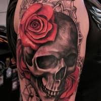 Turahk render and animation rework. Great Realistic Skull And Black Ravens Tattoo By Guillermo Pokaluk Tattooimages Biz