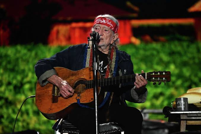 Willie Nelson, Mellencamp, Dylan headline Farm Aid 40 in Minneapolis