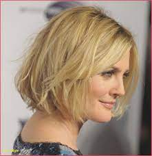 Ideen frauen styling tipps blonde glatte haare damen. Frisuren 2018 Frauen Mittellang Stufig 2021 Kurzhaarfrisuren Bob Frisur Frisur Ideen
