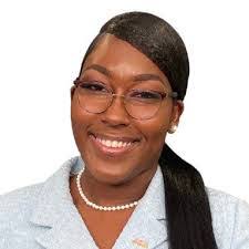 Corinne Howard's Instagram, Twitter & Facebook