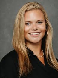 Holly Buxton's Instagram, Twitter & Facebook