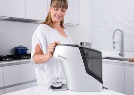 Dabei wird das rohwasser entweder direkt an einzelnen wasserwerken oder an einer zentralen sammelstelle aufbereitet. Warum Trinkwasser Aufbereiten Zu Hause Waterlogic