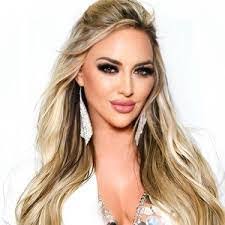 Tina Mellon's Instagram, Twitter & Facebook