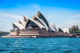 澳大利亞（澳洲）使用的貨幣為澳幣，貨幣符號為 aud$ 。 澳大利亞 （澳洲）的氣候 澳大利亞（澳洲）西部高原和內陸沙漠屬熱帶沙漠氣候，乾旱少雨為其特色；北部屬熱帶草原氣候，為全國多雨區；東部山地屬溫帶闊葉林氣候，氣候整體舒適宜人。 æ¾³æ´²ç¾Žåˆ°æ¥µè‡´çš„ä¹å¤§æ™¯é»ž æ¯æ—¥é ­æ¢