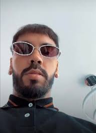Anuel AA recientemente en un Live de Instagram 👹❤️‍🔥