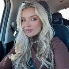 Kasie Anderson's Instagram, Twitter & Facebook