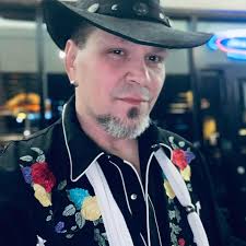 Hi ! What's the difference between a Les Paul studio and a Les Paul tribute  ?