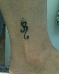 Black ink cancer zodiac tattoo on leg. 67 Zodiac Tattoos On Ankle