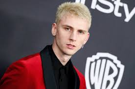 Rapper Machine Gun Kelly Pindah Haluan Ke Musik Rock dan Rilis Single 'Why  Are You Here'
