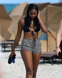 Sasha currently studies at university of michigan, where she enrolled in 2019. Pics Sasha Obama S Bikini Photos Flaunts Beach Body On Miami Vacation Hollywood Life