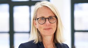 Emma Bartlett's Instagram, Twitter & Facebook