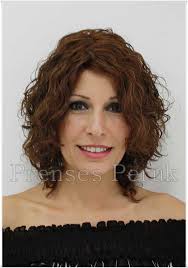 Kıvırcık veya dalgalı saçları olan pek çok erkek genellikle saçlarını kısacık kestirmekten yana olsa da erkek saç modelleri 2018 yılı trendleri arasında kıvır kıvır saçlar trend olmuş durumda. Kivircik Dogal Sac Medikal Peruk Modelleri Medikal Peruk Mp Medikal Peruk