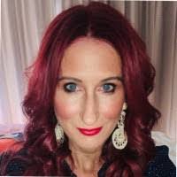 Jennifer Catt's Instagram, Twitter & Facebook