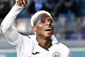 Arsenal cierra la incorporación de Edwin y Holger Quinteros