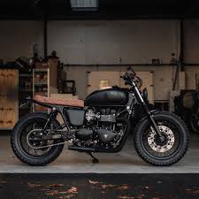 994 Likes 17 Comments Avec Motors Avecmotors On Instagram Avec Motors Co Triumph Thruxt In 2020 Triumph Thruxton 900 Triumph Cafe Racer Motorrad Spruche
