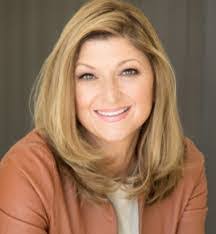 Laura Conn's Instagram, Twitter & Facebook