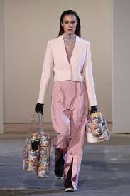 Ashley furniture is a furniture retailer with stores in the united states as well as canada and asia. Kilian Kerner Schauspieler Kilian Kerner Empfangt Jeanette Biedermann David Kross Bahir Kizil Doch Dann Stahl Ihm Seine Mode Die Show Afdihartomardilestari