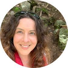 Deanna Yoder's Instagram, Twitter & Facebook