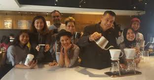 Lot no.4, persiaran setia impain bandar setia alam, seksyen u 13 shah alam, 10 40170. Beli Kopi Di Pandu Lalu Starbucks Setia Alam