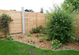 Sie Sagen Uns Welchen Sichtschutz Sie Wollen Wir Fertigen Ihn An Garten Holz Im Garten Sichtschutz Garten Holz